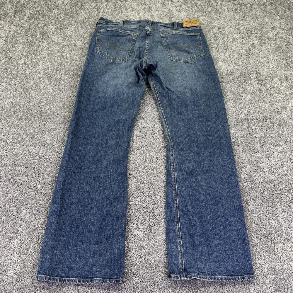Signature Levi Strauss Jeans Mens 38x32 Blue Bootcut Medium Wash Stretch Denim